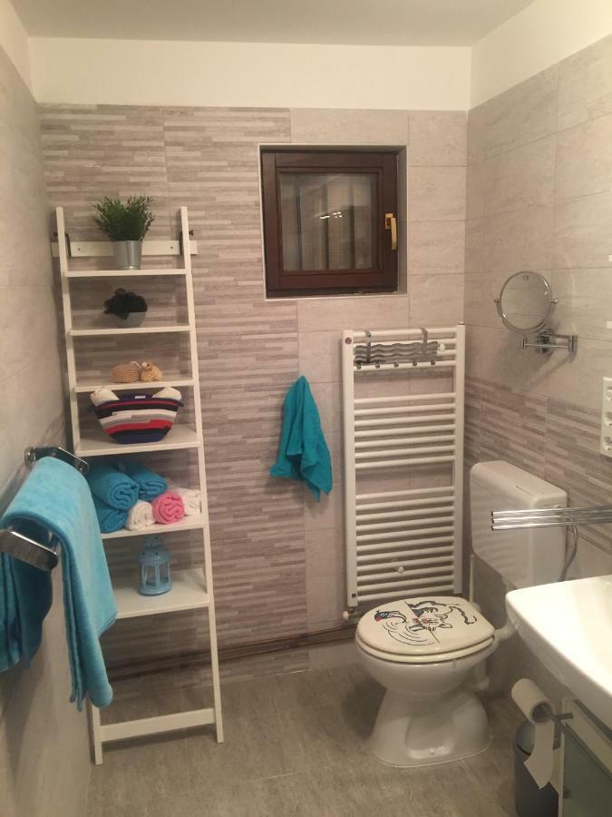 Apartman Cvenkica Омишаль Екстер'єр фото